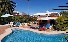 Cassandra - Beautiful Private Villa With Heated Pool Included